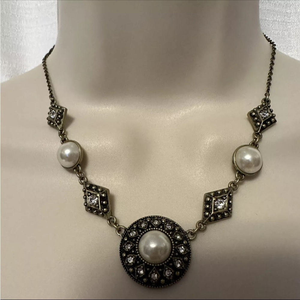 Avon Vintage Style Pearlesque Necklace Faux Pearl Rhinestone Pendant Sac